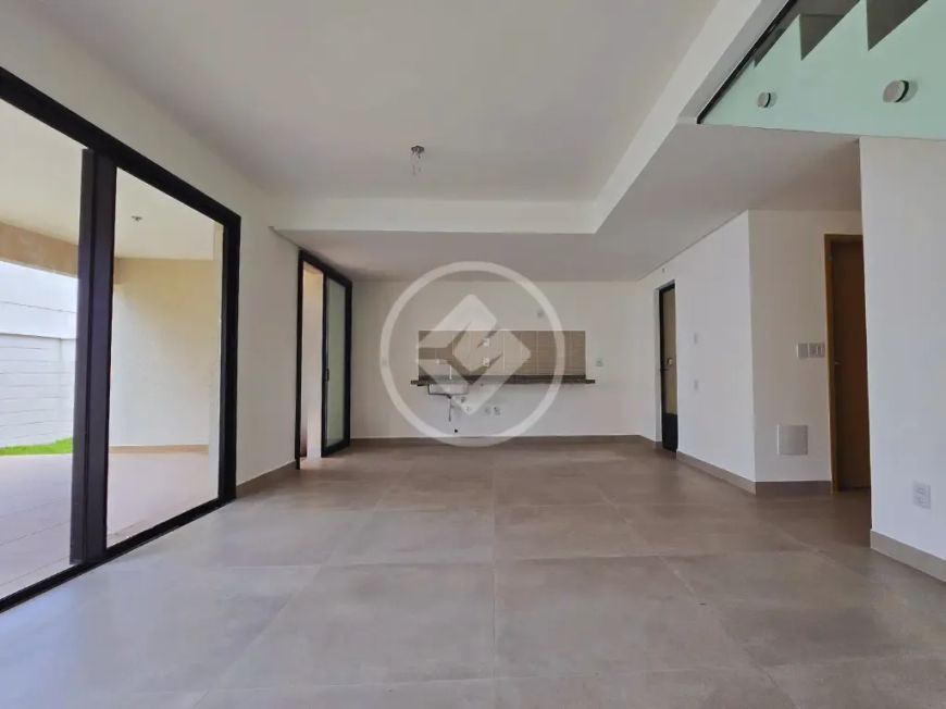 Sobrado 4 Suítes Lote de 302m2 no Jardins Marselha codigo: 29830