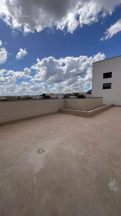 Sobrado com 4 dormitórios à venda, 320 m² por R$ 1.800.000 - Jardim Veneza - Aparecida de Goiânia/GO