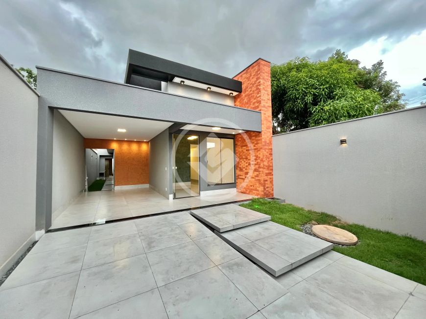 CASA DE ALTO PADRÃO COM PROJETO TOTALMENTE DIFERENCIADO - VILA OLIVEIRA codigo: 96547