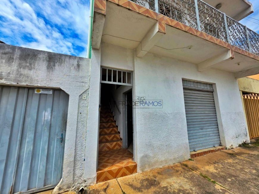 Imperdível Oportunidade de Investimento em Aparecida de Goiânia: Sobrado e Casa Térrea com Alto Pote