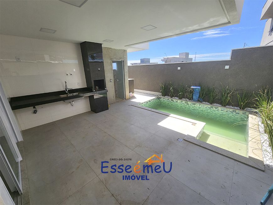 Linda Casa Condomínio Parqueville Jacaranda 3 suítes plenas com piscina aquecida