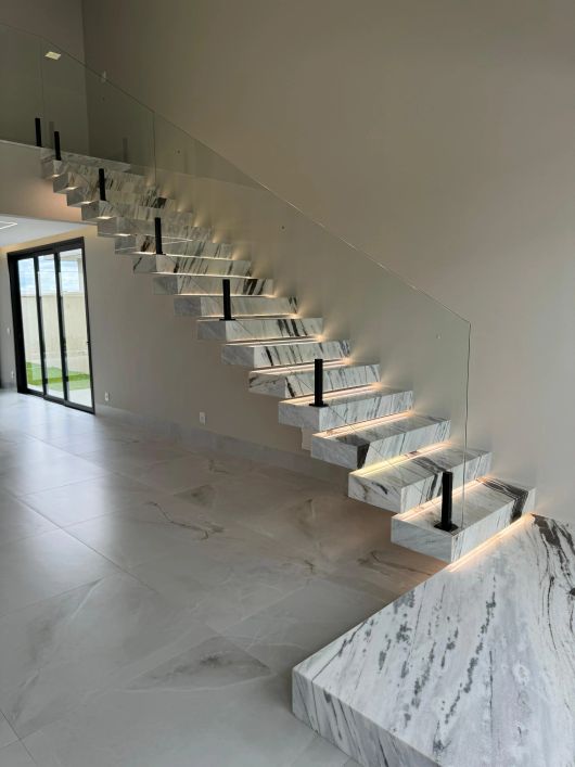 SOBRADO ALTO PADRAO - CONDOMINIO FECHADO - RESIDENCIAL PARQVILLE JACARANDA Casa em Condomínio com 4
