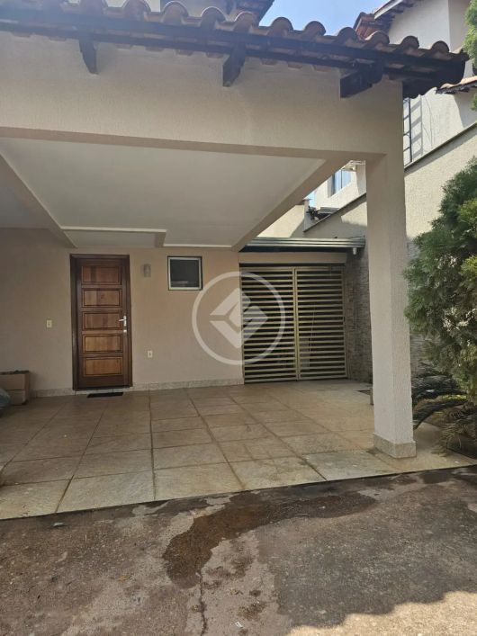 REF: OFFICE2628 Sobrado no Residencial Flora Park, sendo 4 quartos com 128m², Goiânia-GO codigo: 857