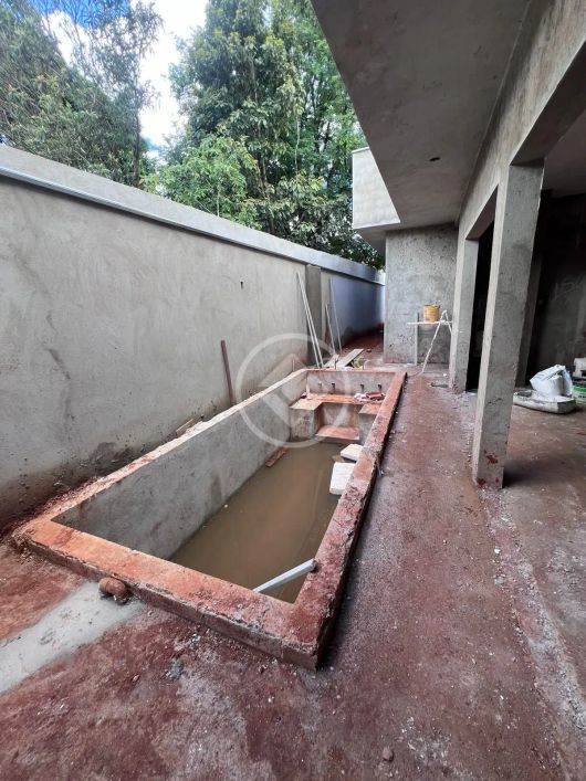 CASAS NA AVENIDA COPACABANA SETOR SERRA DOURADA 3 codigo: 93271