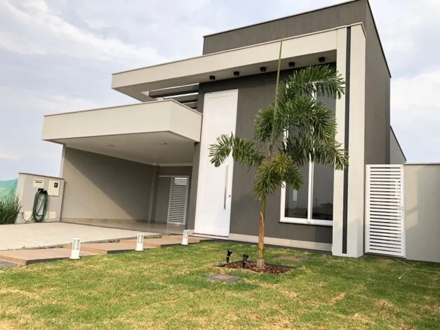 Casa à venda no bairro Parqville Pinheiros em Aparecida de Goiânia/GO