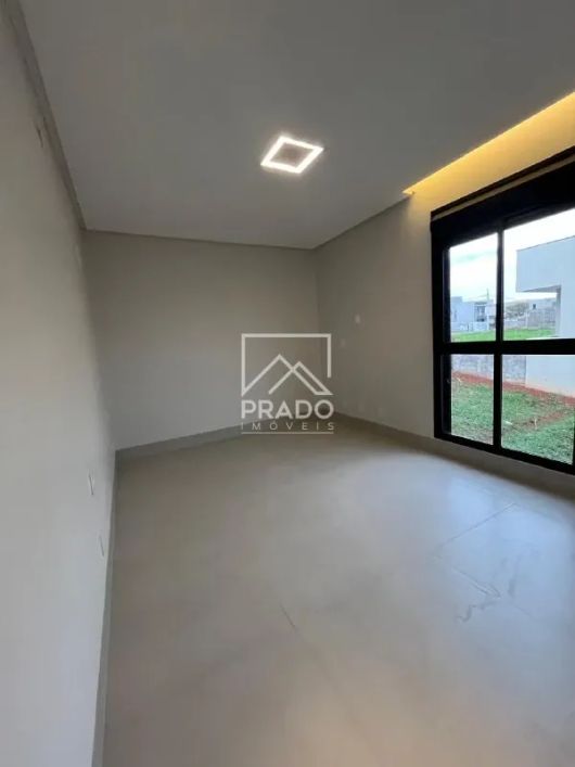 Sobrado à venda com 3 quartos, Jardins Sevilha, Aparecida de Goiânia, Goiás