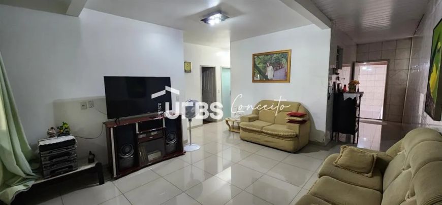 CASA DE RUA - APARECIDA DE GOIANIA AV G (Av. RUDÁ), 3 QTOS 250M2