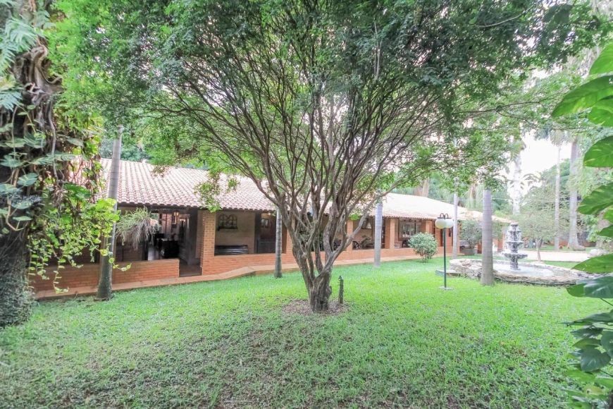 Chácara á 10 min do Shopping Flamboyant ao lado da BR 153
