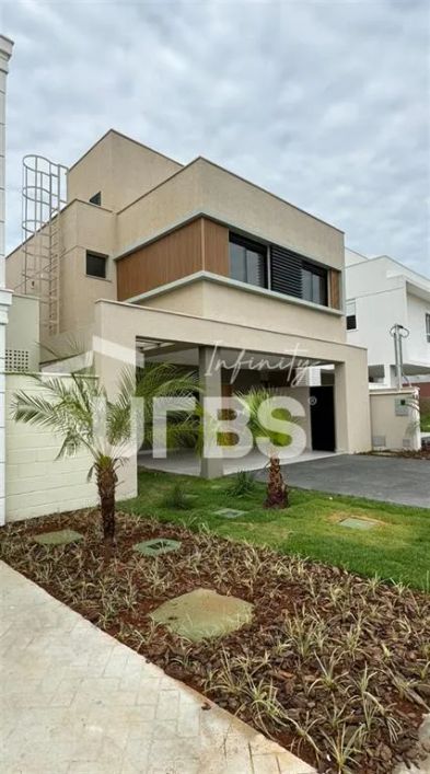Casa em condomínio fechado