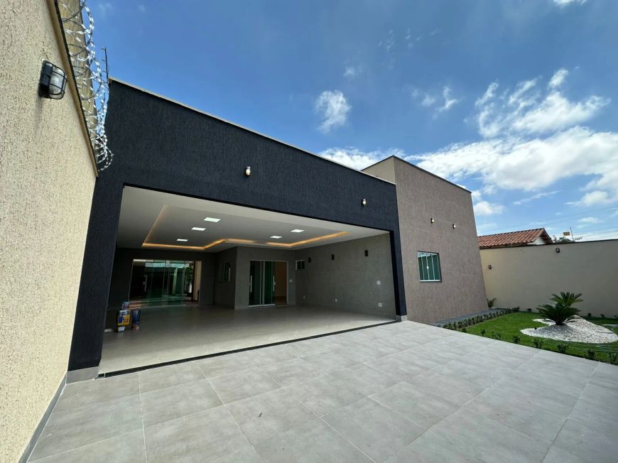 Casa em Residencial conjunto Santa Fé, Aparecida de Goiânia-GO