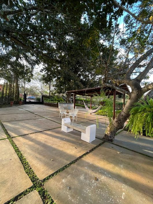 chacaracom 10.210m² ,duas casas,area de lazer e reserva florstal nos fundos! otima oportunidade para