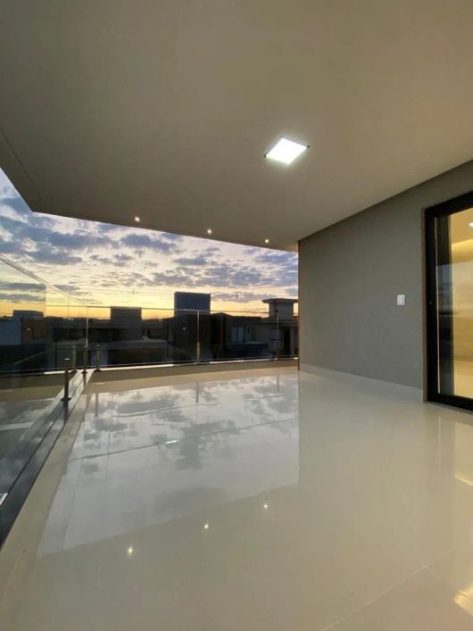 Sobrado no Residencial Parqville Jacarandá, 4 quartos, à venda, 274 m² por R$ 2.200.000 - Jardim Cri