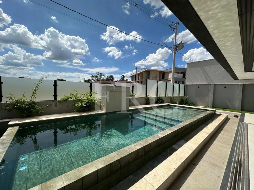 Sobrado de esquina Jardins Sevilha Casa em Condomínio com 3 Quarto(s) e 5 banheiro(s) à Venda, 285 p