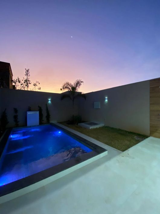 Charmoso Sobrado 3/4 sendo 3 Suítes e Lavabo, Com Piscina, No Bairro Cardoso, Aparecida de Goiânia,