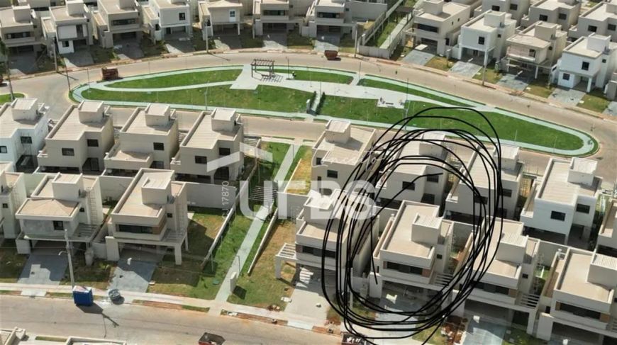 Casa em condomínio fechado
