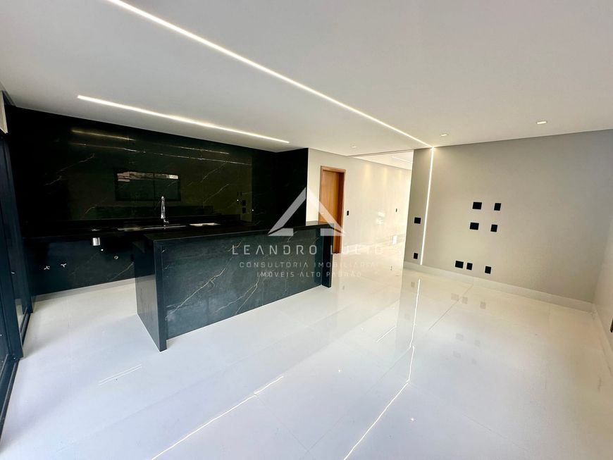 Casa à venda 4 Quartos, 4 Suites, 312M², Residencial Parqville Jacarandá, Aparecida de Goiânia - GO