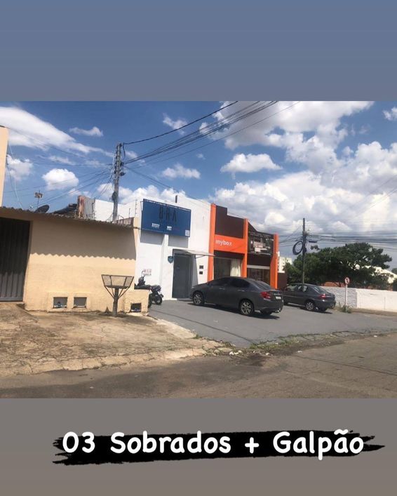 Sobrados e Galpão para venda com 923 metros quadrados