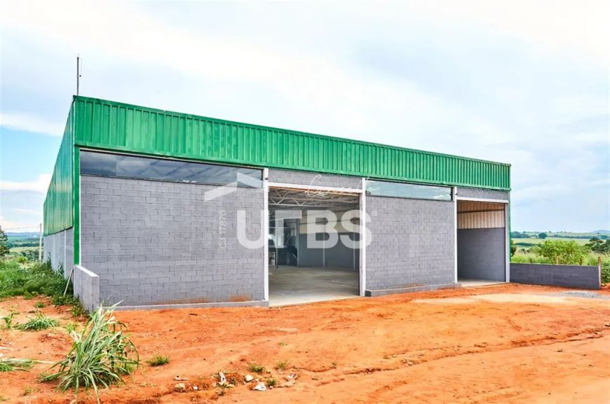 GALPÃO COMERCIAL/INDUSTRIAL A 500 METROS DA BR 153