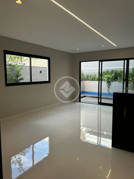 REF:OFFICE2783 Sobrado no Parqueville Jacarandá sendo 4 suítes com 246m², Aparecida de Goiânia-GO co