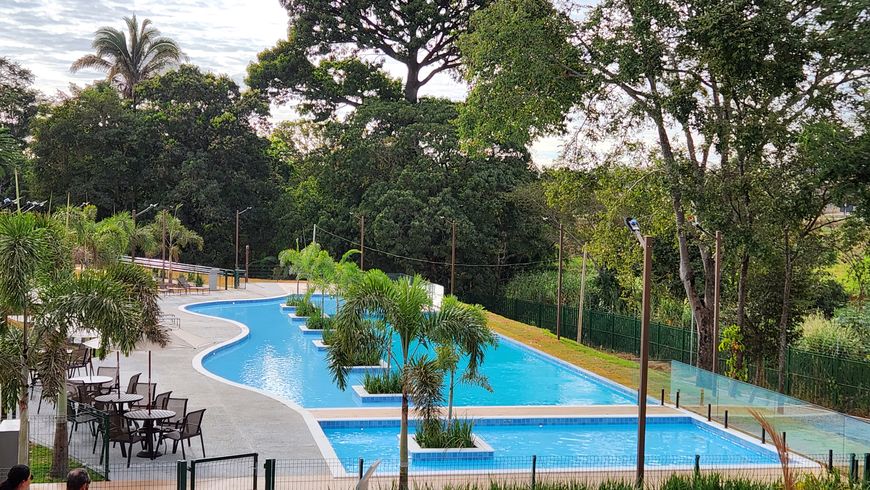 Excelente Lote no Condomínio Jardins Versalhes