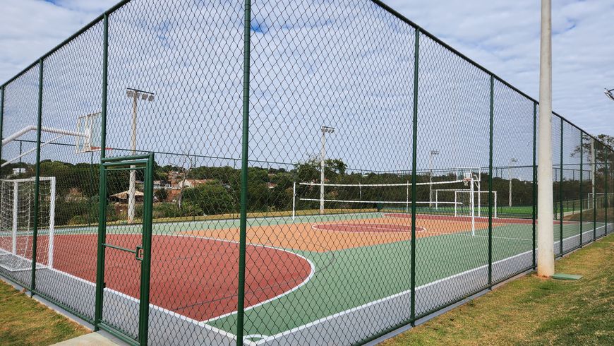 Excelente Lote no Condomínio Jardins Versalhes