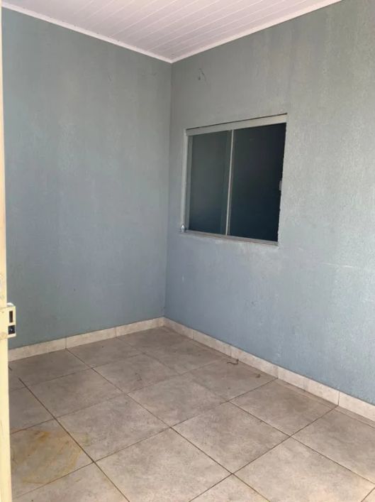 Conjunto de 4 kitinestes, sendo duas de 2 quartos com garagem e duas de 1 quarto com vaga pra moto,