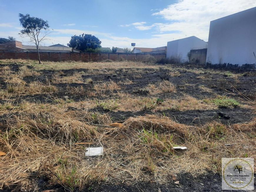 Área para Venda em Aparecida de Goiânia, Independência