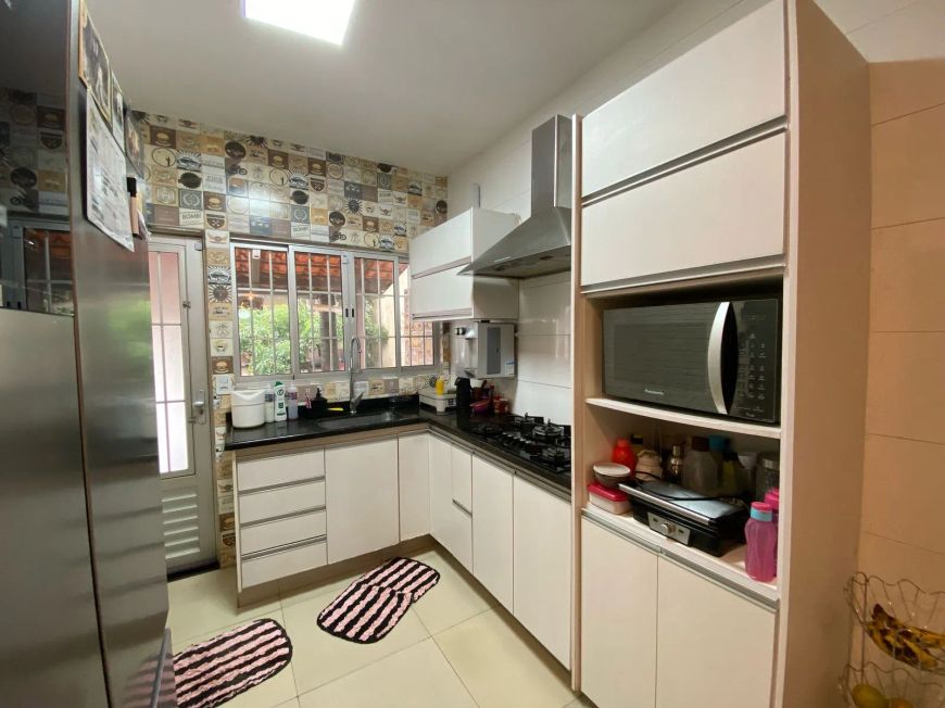 LINDDA CASA 3/4 01 SUITE RICA EM ARMARIOS LOTE 350 M2