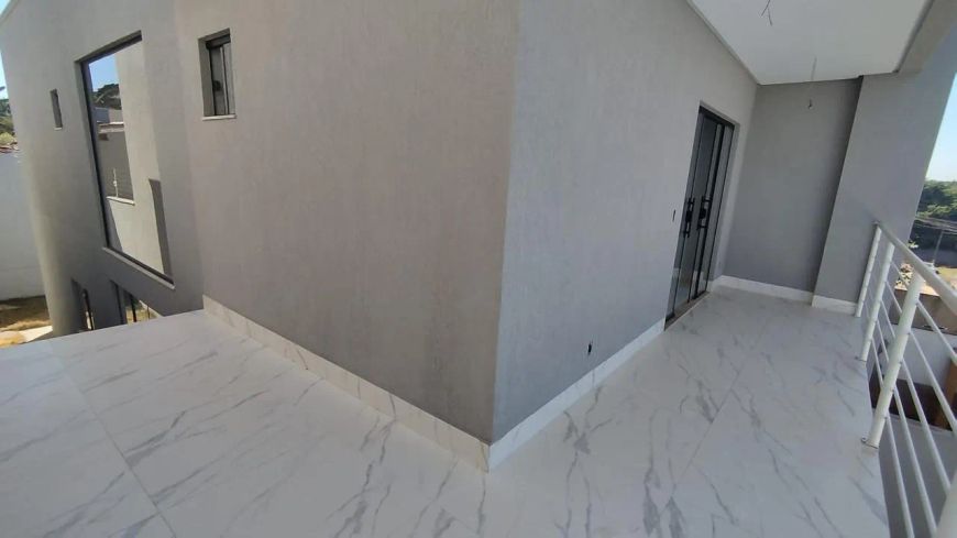 Sobrado 3 Quartos mais escritorio Bairro Ilda