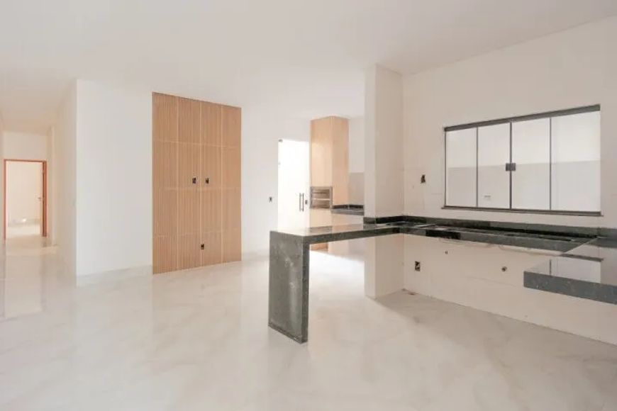 Casa para venda com 180m², 3Q com suíte em Aparecida de Goiânia