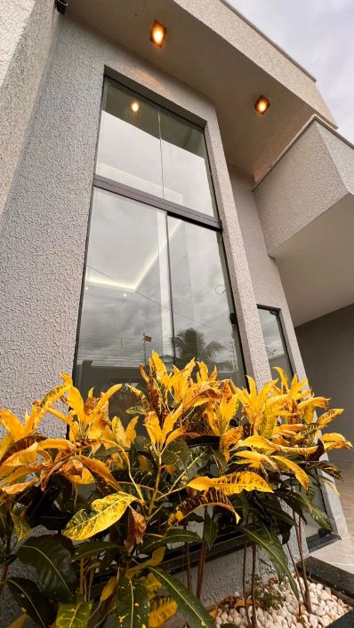 More agora no conjunto Village Garavelo, belíssima casa com ótimo custo Casa de Rua com 3 Quarto(s)