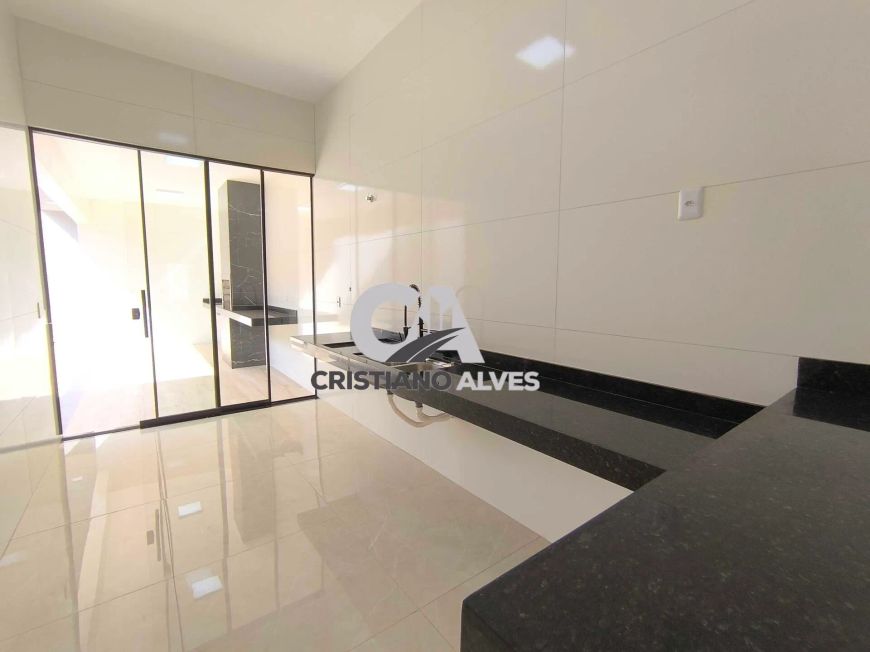 Casa à venda com piscina com 03 quartos setor vila oliveira Aparecida de Goiânia, todas no porcelana