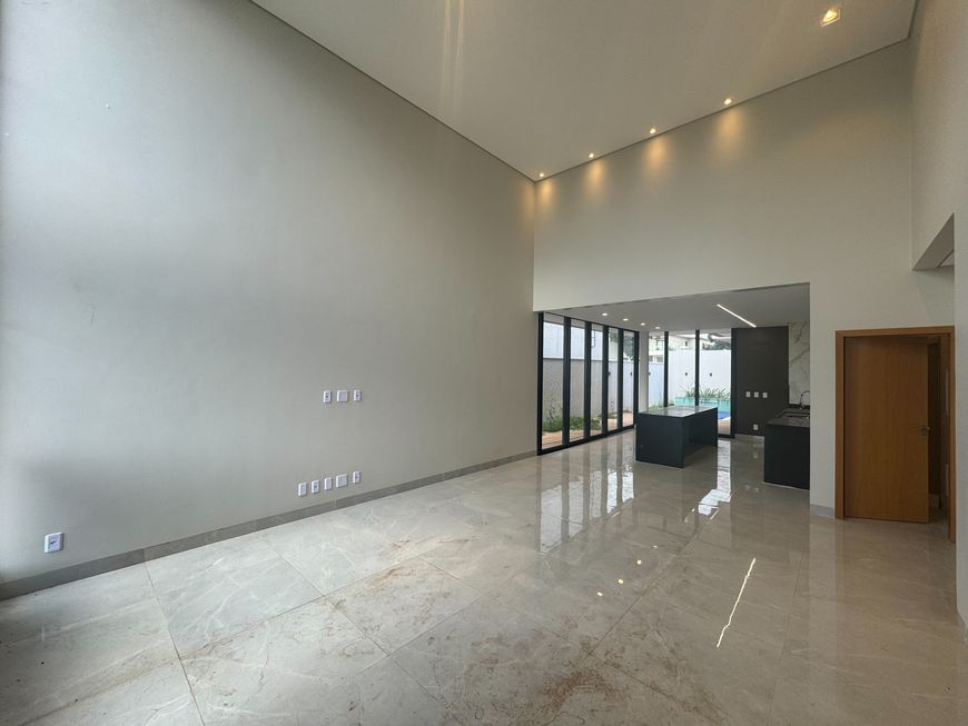 CASA TÉRREA 3 SUÍTES, 4 VAGAS - CONDOMÍNIO RESIDENCIAL PARQUE VILLE JACARANDÁ- AP GOIÂNIA