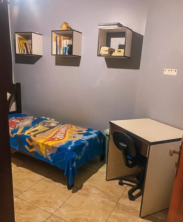 Imóvel para venda possui 139 metros quadrados com 3 quartosCasa com 3 Quartos à Venda no Setor Garav
