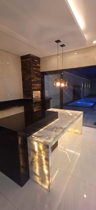 Linda Casa térrea Jardim Helvécia, 3 suítes, excelente acabamento, Próximo Buriti Sereno