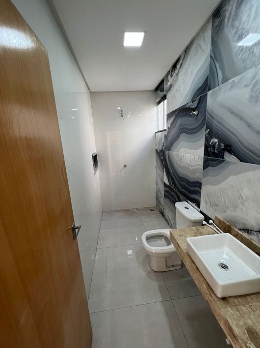 Casa a venda tem 152 metros com 3 quartos 3 suítes Plenas
