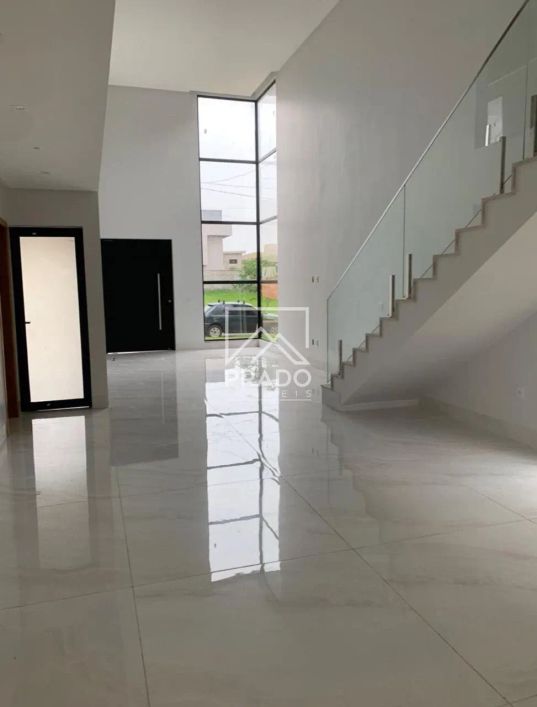 Sobrado à venda com 4 quartos, Residencial Parqville Jacarandá, Aparecida de Goiânia, Goiás