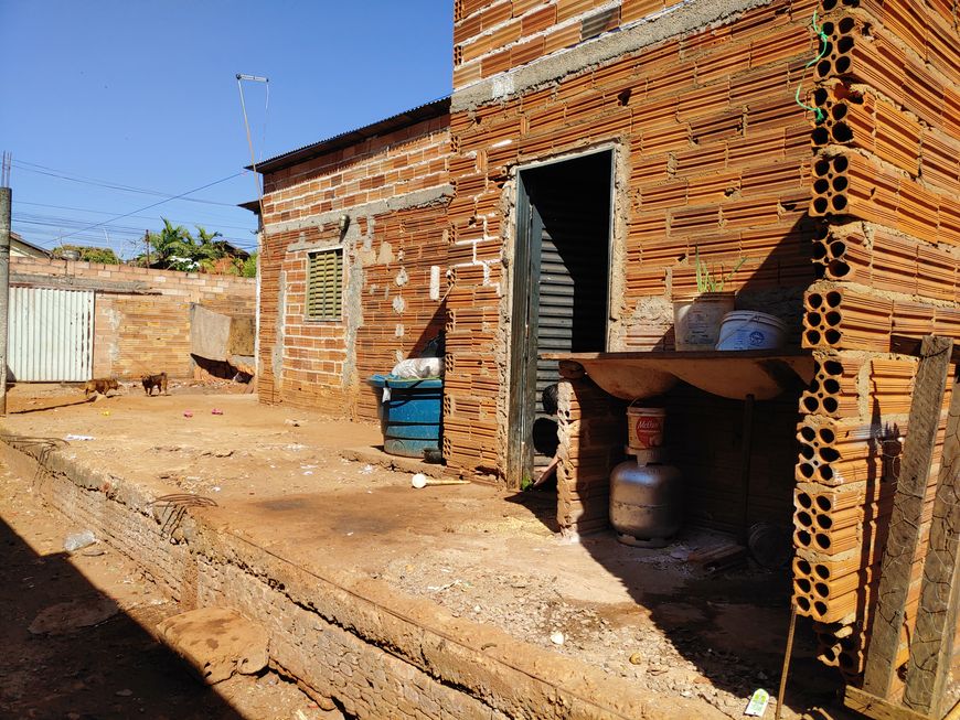 Casa para venda com 80 metros quadrados com 2 quartos