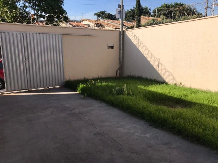 Casa 3 quartos, sendo uma suite, proximo ao CEL da OAB Casa de Rua com 3 Quarto(s) e 2 banheiro(s) à
