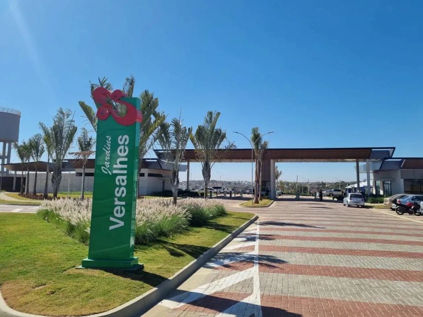 Lote Para Venda Possui 230 Metros Quadrados Em Jardins Versalhes - Aparecida de Goiânia - GO