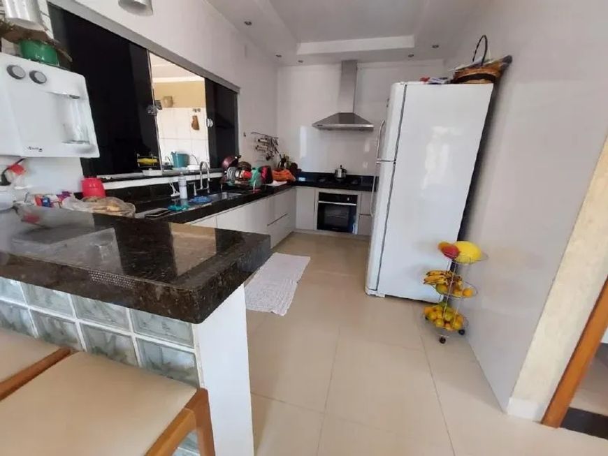 Sobrado à venda com 3 quartos, Conjunto Bela Morada, Aparecida de Goiânia, Goiás