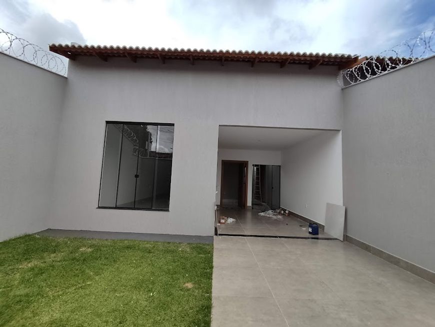 Casa com 3 quartos para venda no Jardim Helvécia