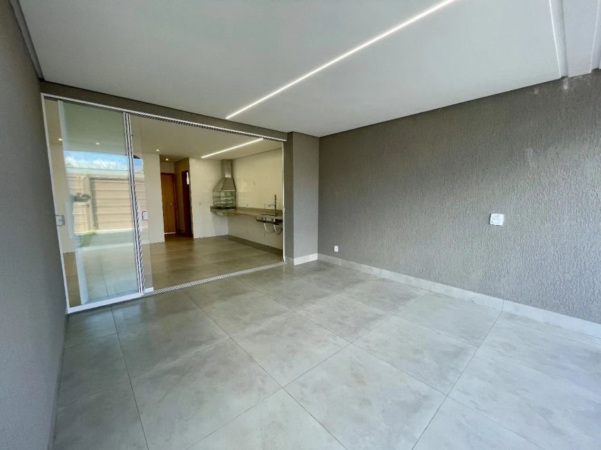 Imóvel para venda tem 131 metros quadrados com 3 quartos