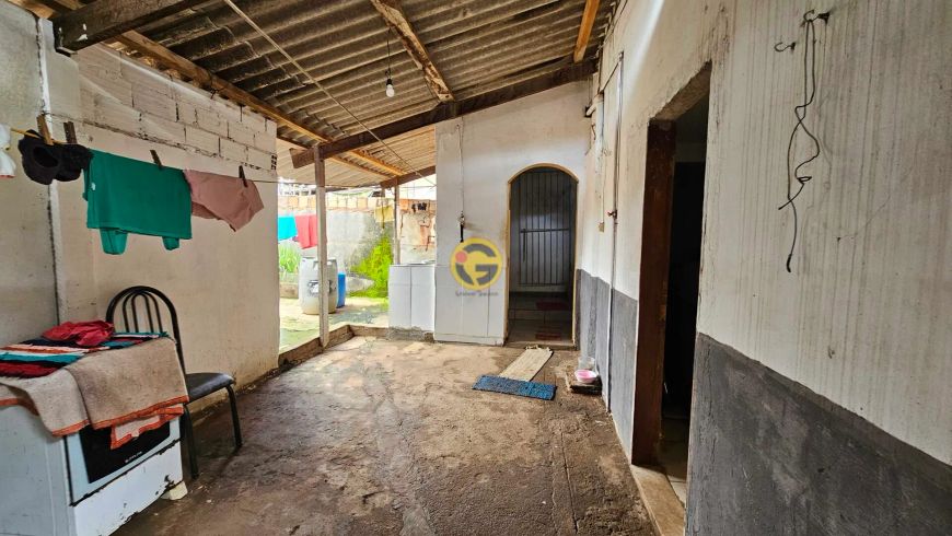 Sobrado Misto – Comercial e Residencial À venda por R$ 950.000 De frente para a praça no Satélite Sã
