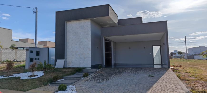 Casa de condomínio para venda tem 154 metros quadrados com 3 quartos