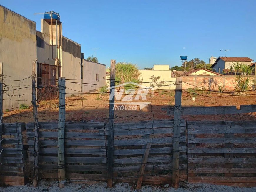 LOTE RESIDENCIAL OU COMERCIAL, MEDINDO 407,80 M , RESIDENCIAL SETOR DOS AFONSOS.