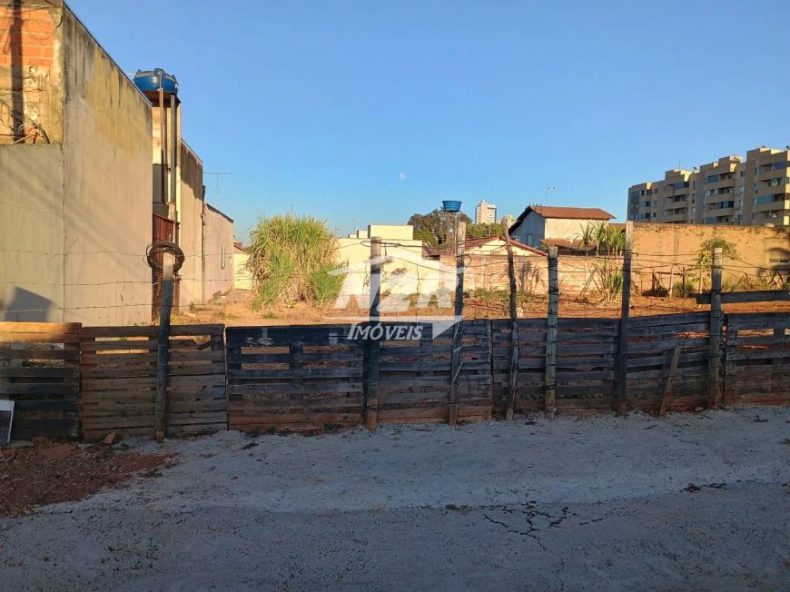 LOTE RESIDENCIAL OU COMERCIAL, MEDINDO 407,80 M , RESIDENCIAL SETOR DOS AFONSOS.