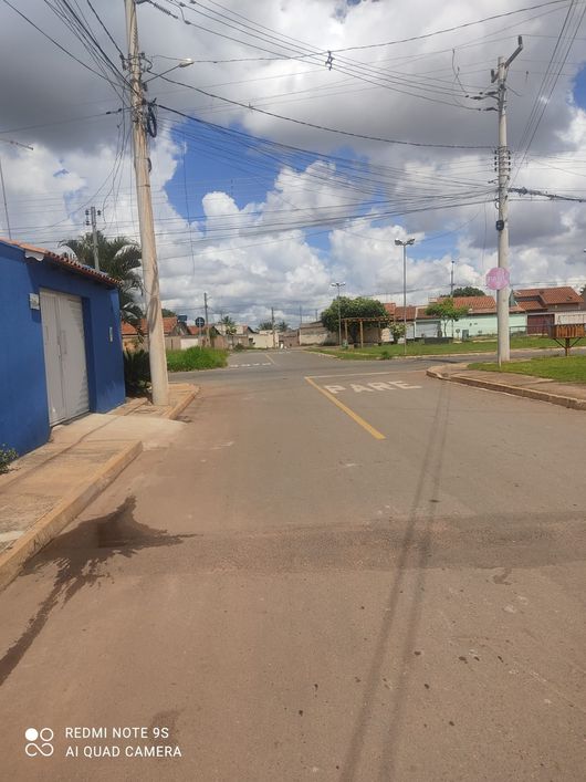 Casa na Laje e com Barracão nos fundos em Aparecida de Goiania