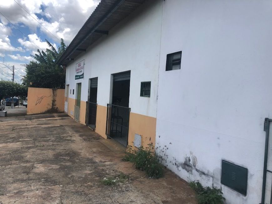 Galpão/Depósito/Armazém 210 m² e Kitnetes