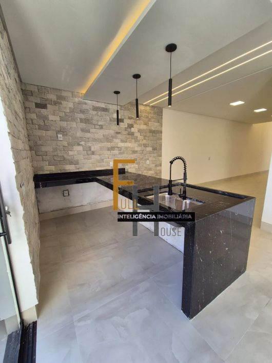 CASA CARDOSO I 3 QUARTOS I 3 SUITES I 2 VAGAS I GOURMET I CHURRASQUEIRA I PORCELANATO I 225 M²